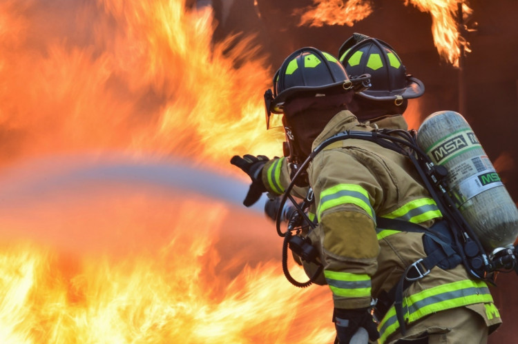 Hvad er en sædvanlig selvrisiko i en brand- og stormskadeforsikring i AB 92/AB 18?