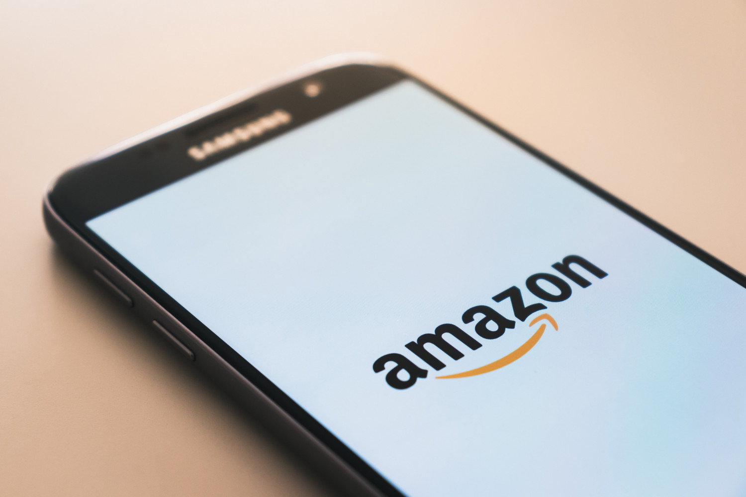 Kan Amazon være ansvarlig for eksterne sælgeres varemærkekrænkelser på deres salgsplatform?