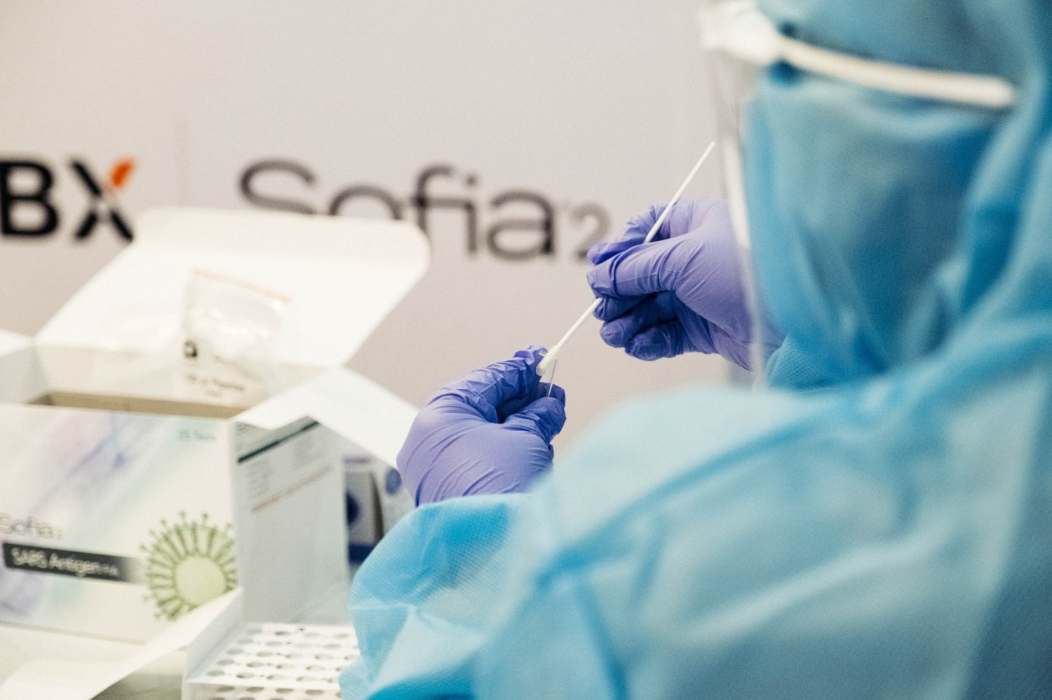 Nyt lovforslag kræver at virksomheder indhenter PCR-test fra tilrejsende medarbejdere